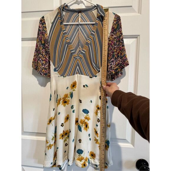 Free People Women's Mix It Up Floral Short Sleeve Ivory Combo  Mini Dress Size 2 - Picture 11 of 16